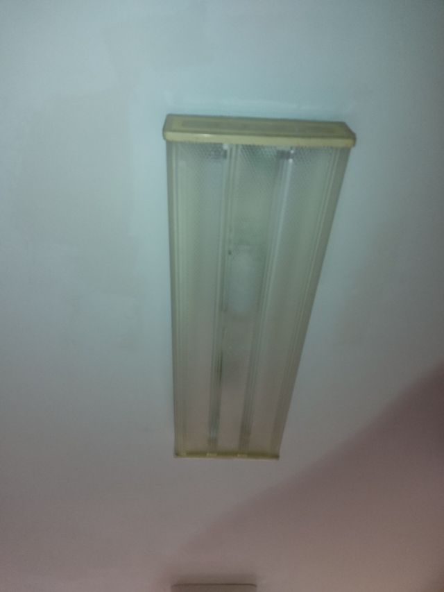 Plafón luz fluorescente