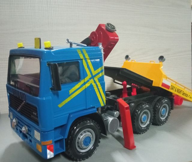 Volvo de bruder modificado