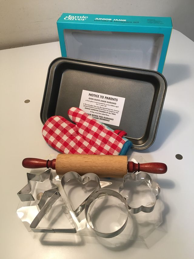 Set biscuits and Brownies. kit Junior