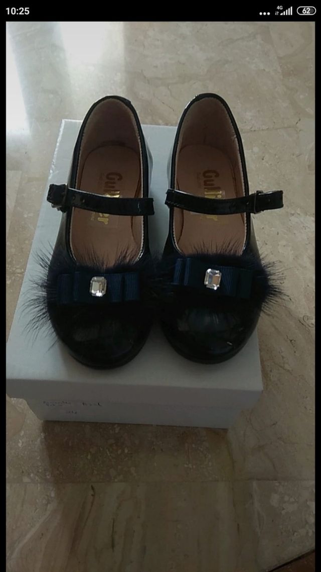 Merceditas de piel azul marino