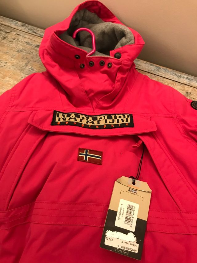 Skidoo de niña Napapijri nuevo a estrenar.