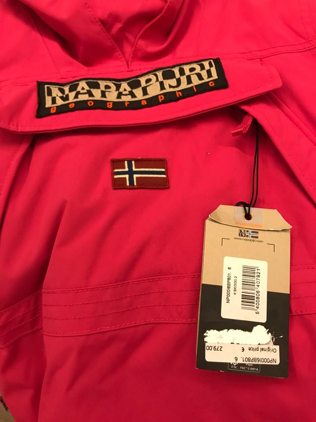 Skidoo de niña Napapijri nuevo a estrenar.