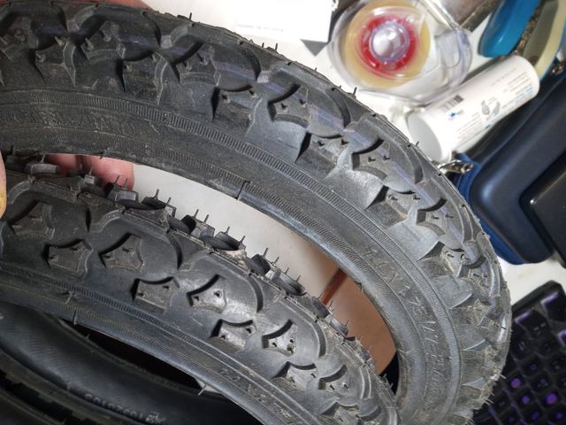 2 NEUMÁTICOS BICI NIÑO 14 x 1,75 A ESTRENAR