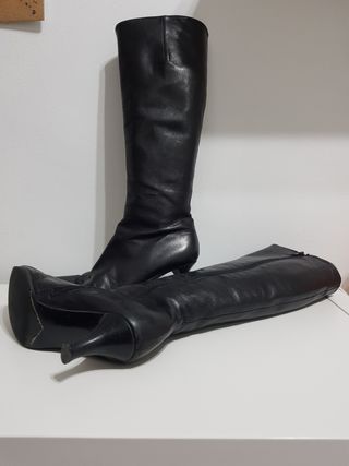Botas negras Pedro Miralles de segunda mano por 20 EUR en Sant Boi de  Llobregat en WALLAPOP