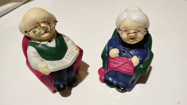 HUCHAS PAREJA ABUELITOS