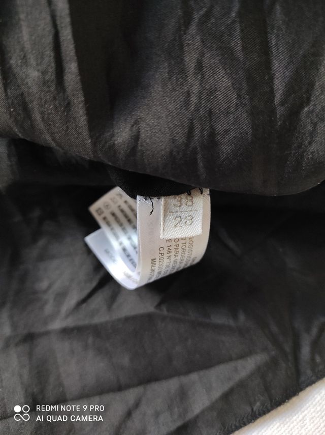 Falda 100% seda negra de Massimo Dutti