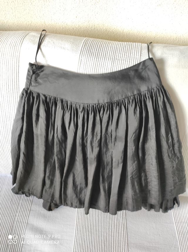 Falda 100% seda negra de Massimo Dutti