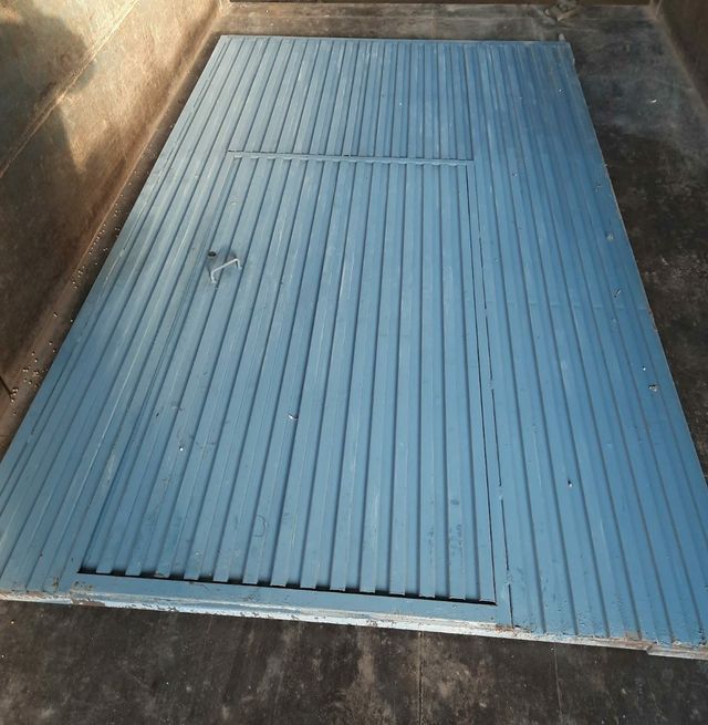 Puerta de garaje o nave de segunda mano por 450 € en Membrilla en WALLAPOP