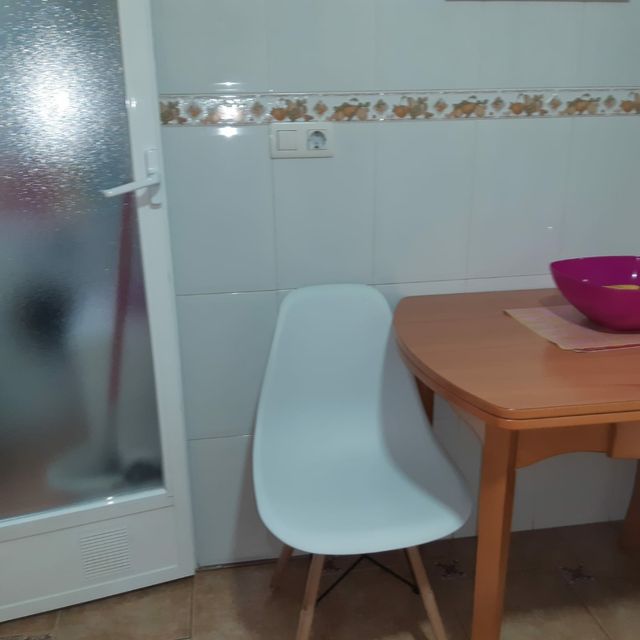 vendo mesa cocina y sillas