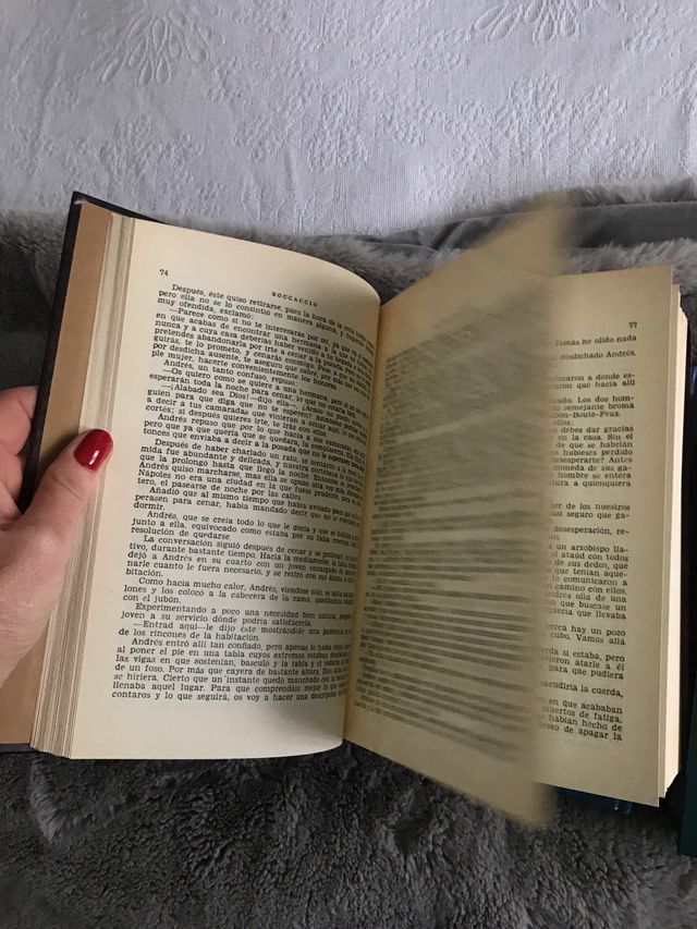 3 libros encuadernados en piel