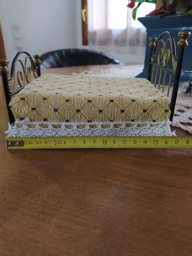 Camas  para  casa de muñecas