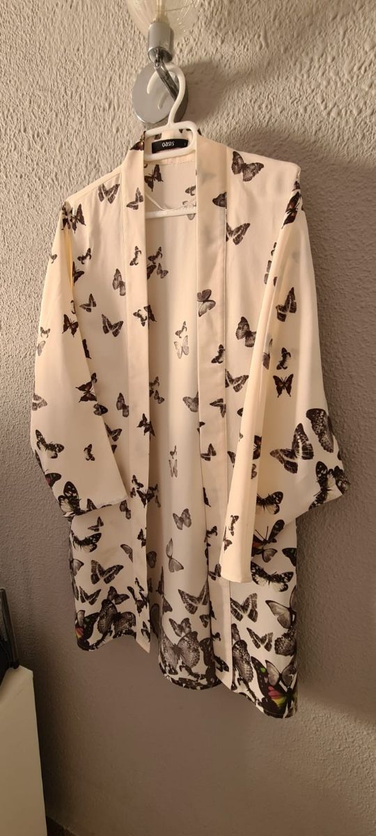 Almost new Oasis Kimono jacket