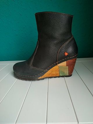 BOTINES ART MUJER-50% de descuento* de segunda mano por 30 EUR en El  Vendrell en WALLAPOP