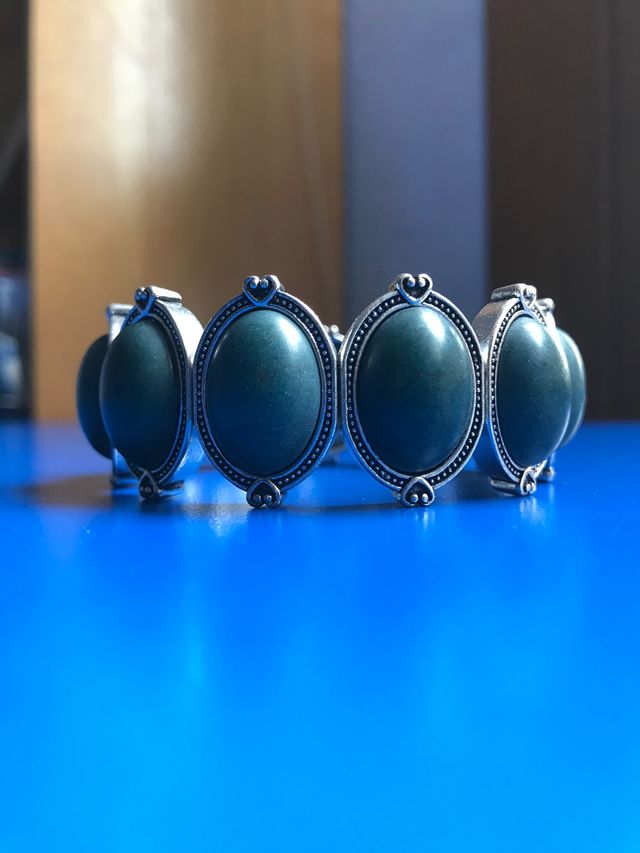 Pulsera verde y plata nueva, Parfois