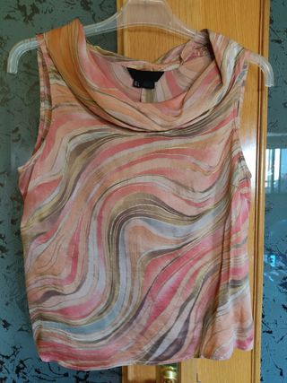 Blusa fiesta Zara de segunda mano por 10 EUR en Tres Cantos en WALLAPOP