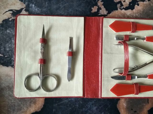 Set manicure vintage