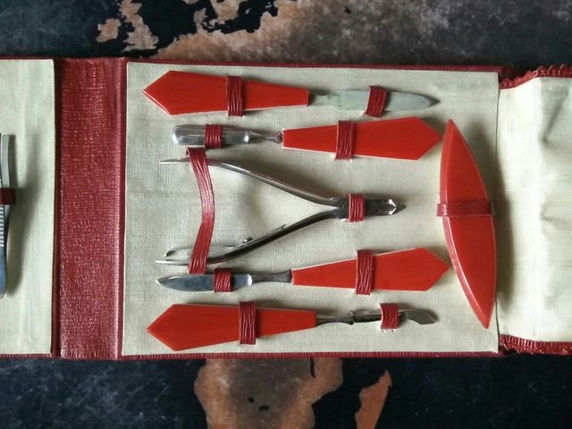 Set manicure vintage