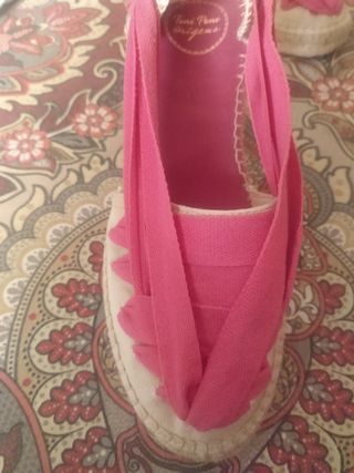 Alpargatas mujer Fucsia- Toni Pons de segunda mano por 35 EUR en Novelda en  WALLAPOP