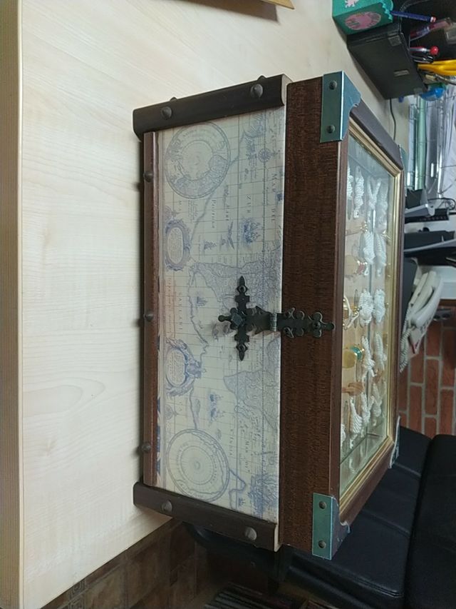 caja con motivos marineros