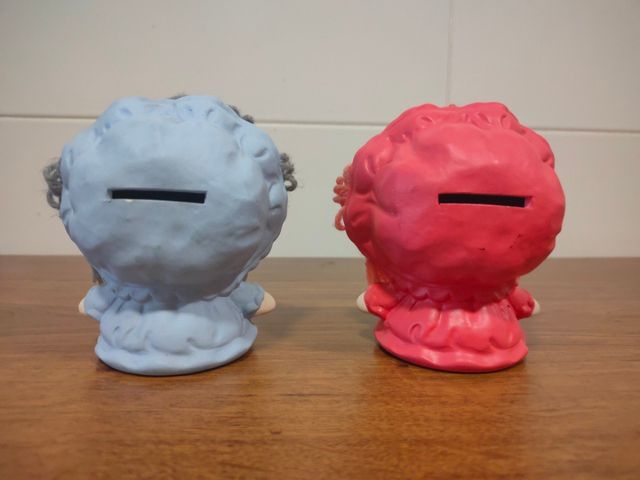 Hucha con forma de muñeca