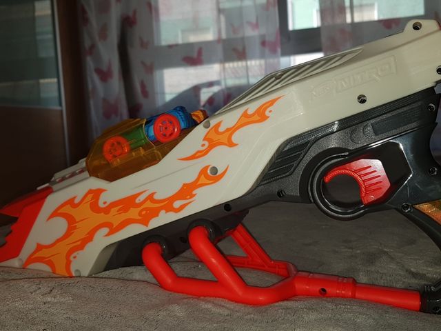 Pistola Nitro Nerf con 4 coches