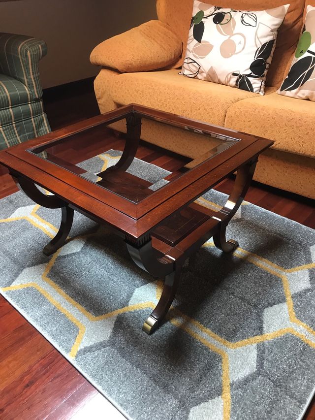 Mesa centro nogal y marquetería