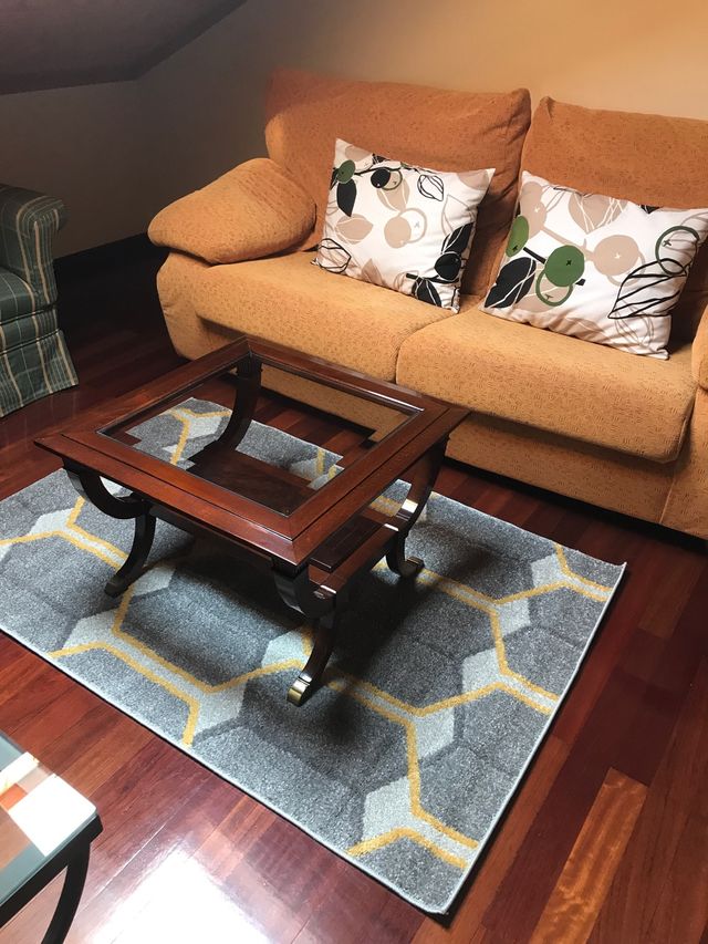 Mesa centro nogal y marquetería