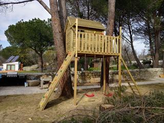 CASITA EN ARBOL 2,6 X 1,5 M INSTALADA EN TU JARDÍN