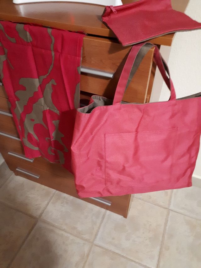 Bolso reversible fresa-marrón. Regalo foular y nec