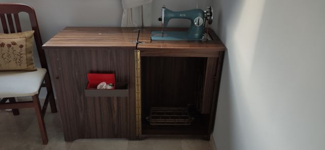 Maquina de coser Alfa