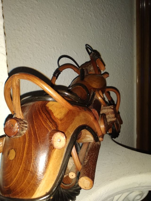 moto Harley de madera
