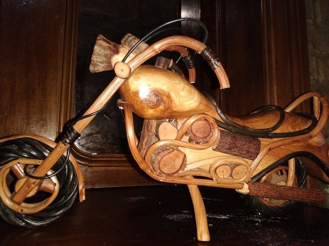 moto Harley de madera