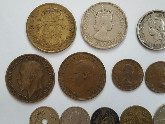 Lote de 22 monedas antiguas (incluye 2 de plata).