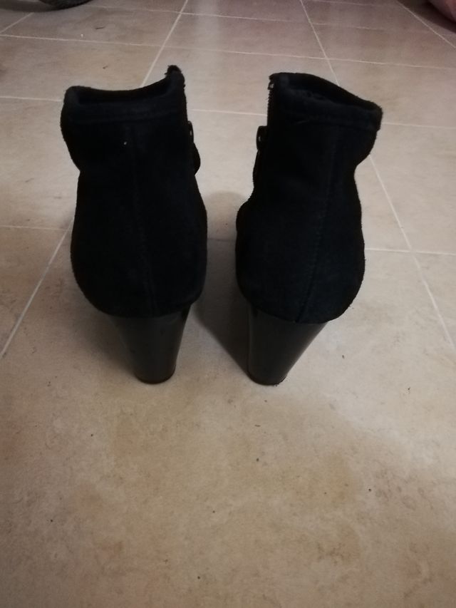 Botines negros mujer