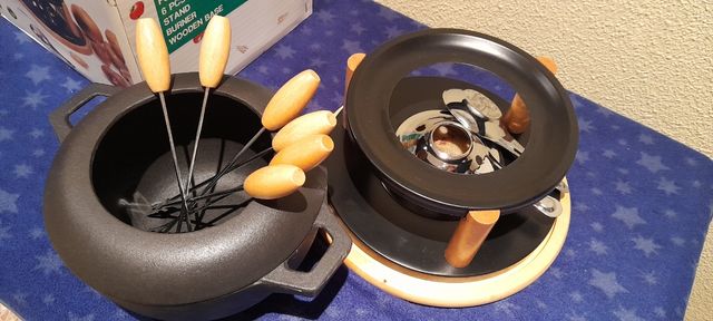FONDUE SET.