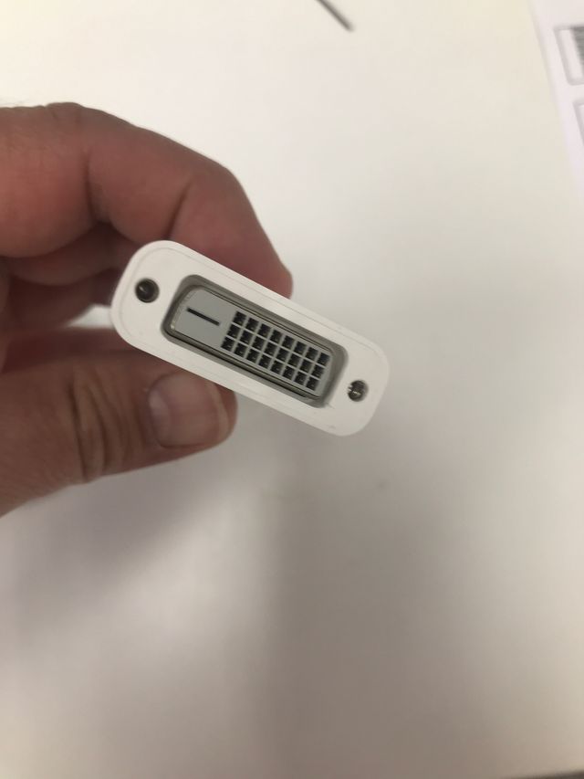 Adaptador original Apple HDMI mini display.