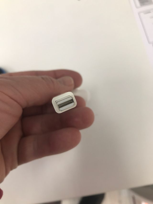Adaptador original Apple HDMI mini display.