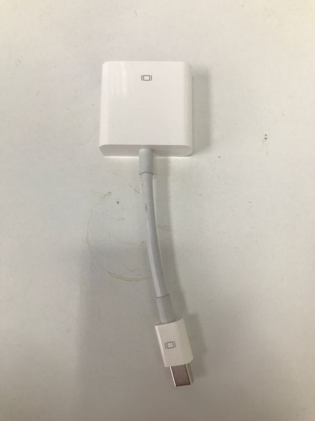 Adaptador original Apple HDMI mini display.