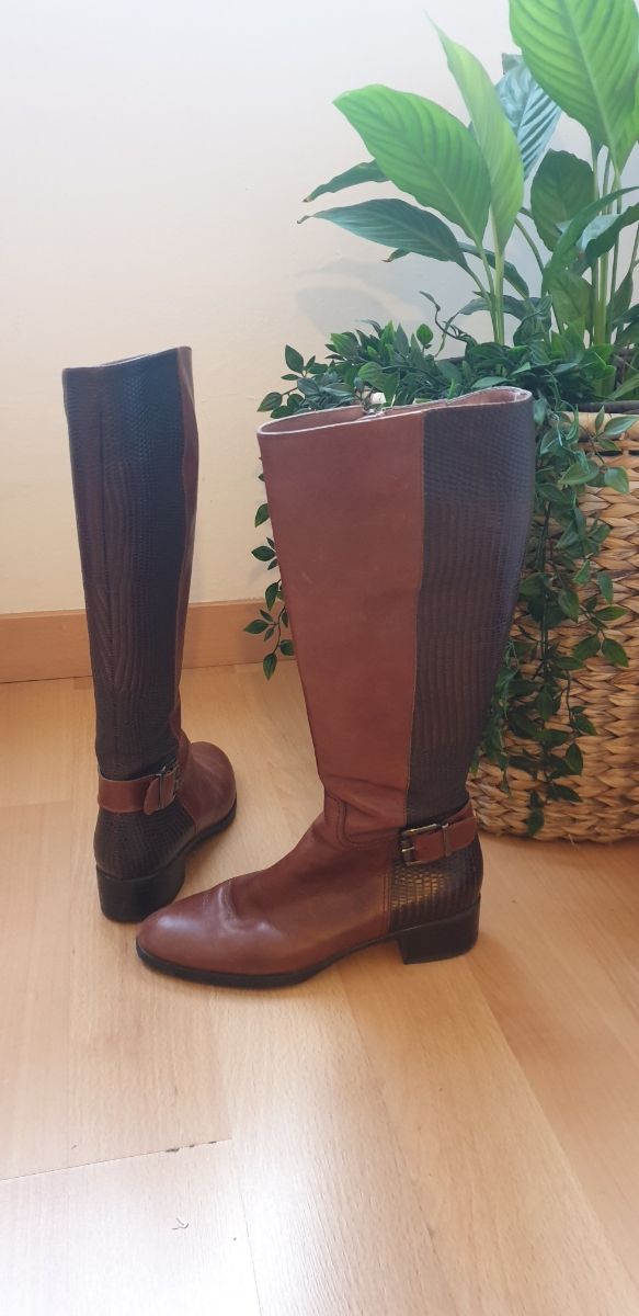 Botas de piel caramelo. Wonders