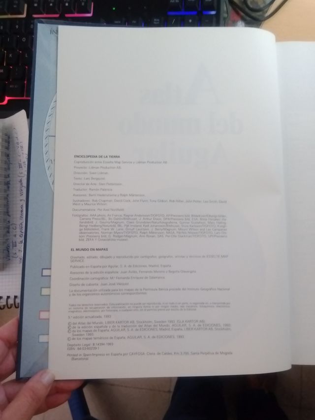 Atlas del mundo. Editorial Aguilar