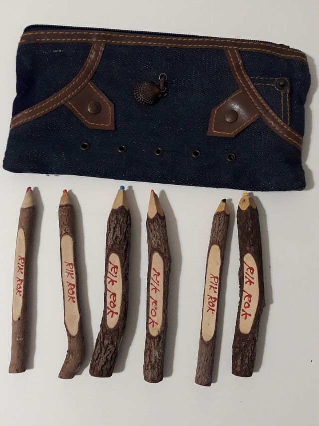 ESTUCHE CON PINTURAS