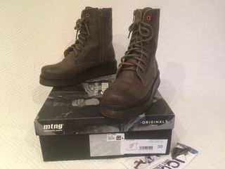 Botines MUSTANG n38 verde militar.de Piel de segunda mano por 28 EUR en  Santurtzi en WALLAPOP