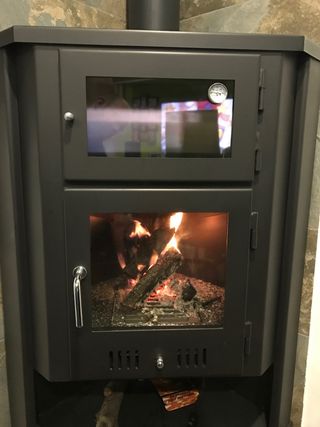 Estufa de leña con Horno de segunda mano en WALLAPOP