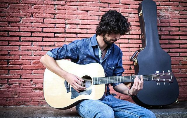 Clases de guitarra (española,acústica y eléctrica)