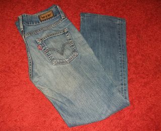 Levis 557 w30 L34 de segunda mano por 25 EUR en Alicante en WALLAPOP