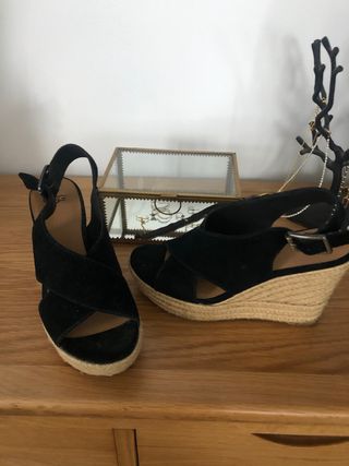 Alpargatas ugg de segunda mano por 100 EUR en Santander en WALLAPOP