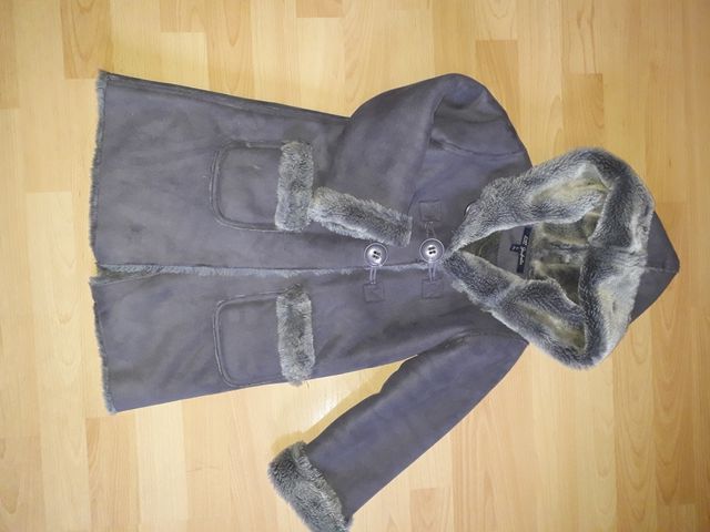 Abrigo niña talla 5. LILI GAUFRETTE.