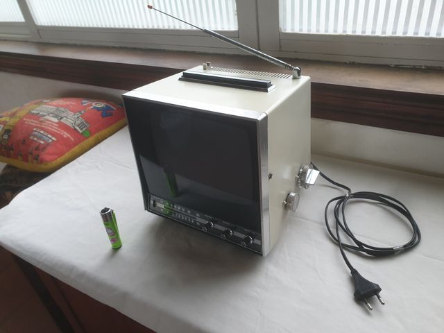 Television portatil Crown 9 tv-384