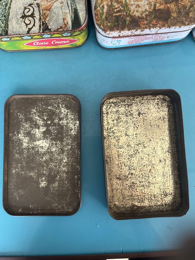 Caja metálica pequeña de membrillo San Pascual