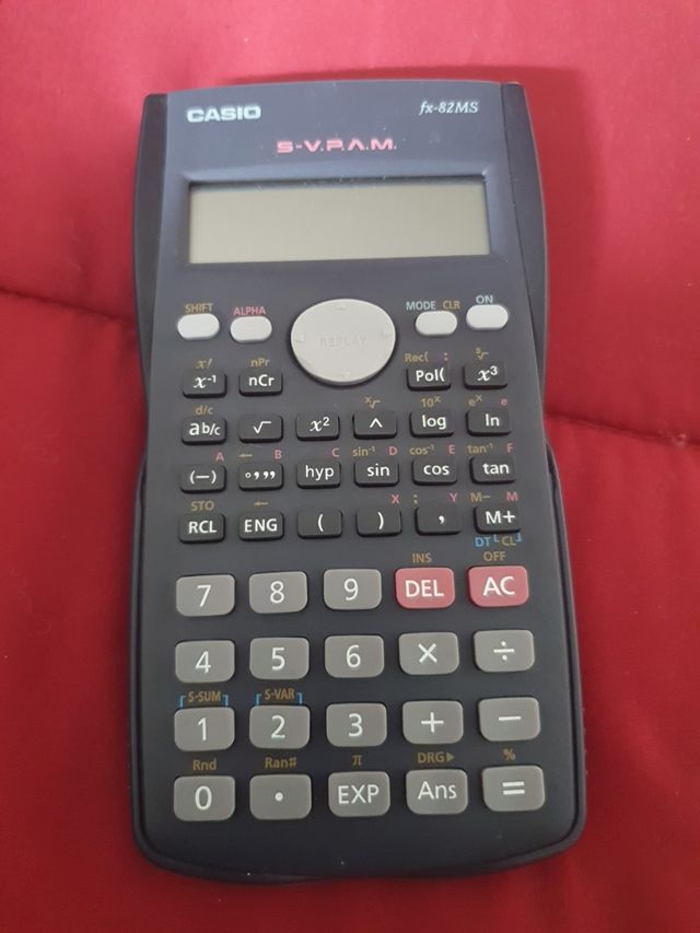 Calculadora Casio fx-82MS